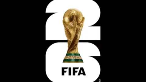 标题改写：【惊人事件】熊孩童火锅池内“撒尿”引众怒，家长赔偿220万巨款及公开致歉！